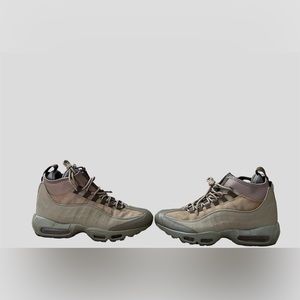 Nike 2017 Air Max 95 Sneaker Boot - Size 8 **Like New**